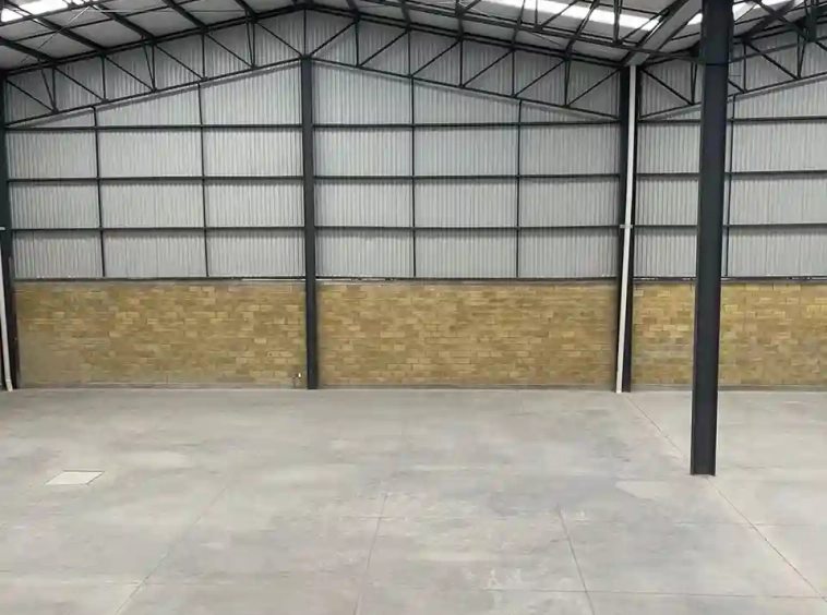 bodega industrial interior vista alta