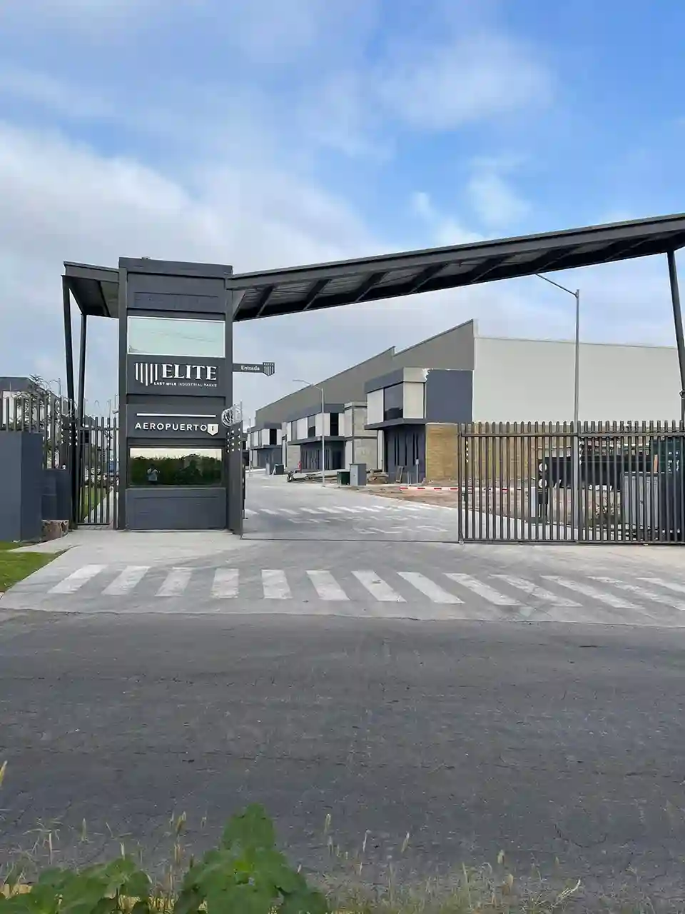 parque industrial acceso principal